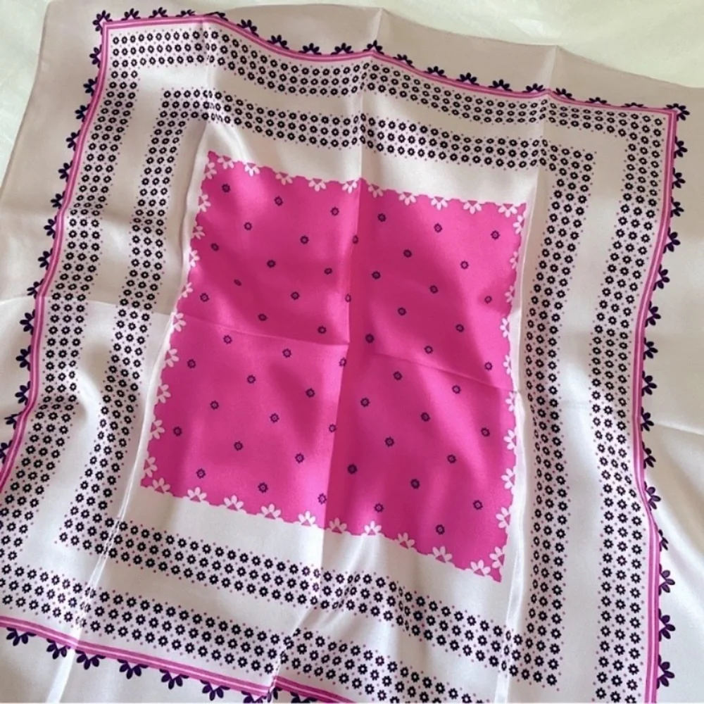 ANN TAYLOR SILK GEOMETRIC FLORAL PRINT SCARF SQUARE Limited Edition Pink Grey